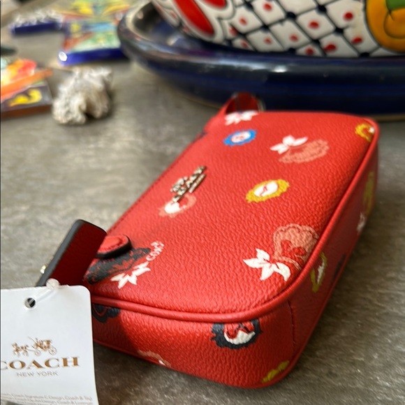 Coach Red Floral Women's Clutch/Wristlet NWT - Picture 5 of 9